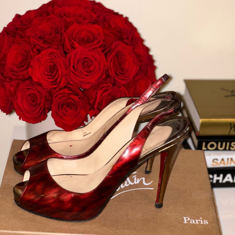 Christian Louboutin 40 Authentic Maroon & Black marble pump. My favorite shoe!!